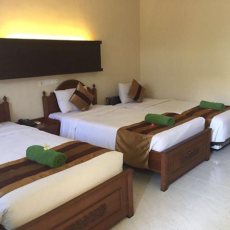 Bakung Beach Resort Kuta Lombok Buitenkant foto