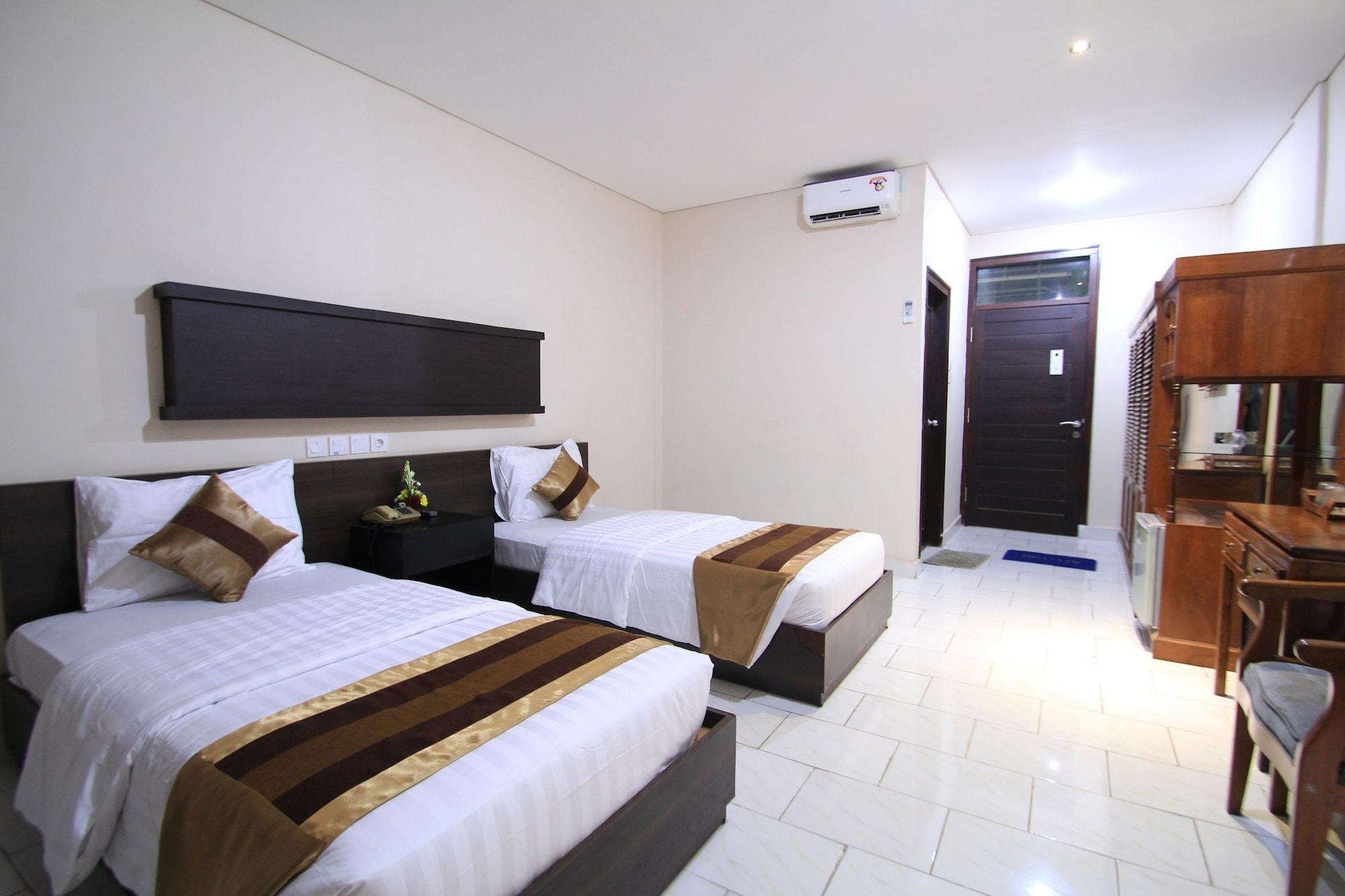 Bakung Beach Resort Kuta Lombok Buitenkant foto