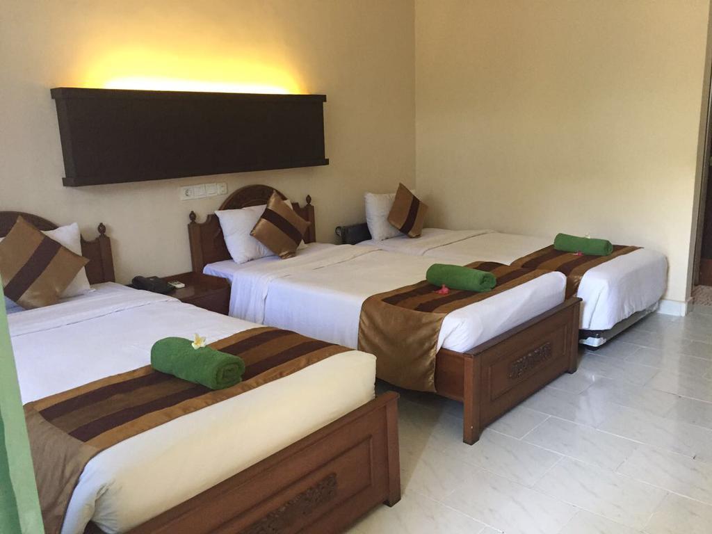 Bakung Beach Resort Kuta Lombok Buitenkant foto