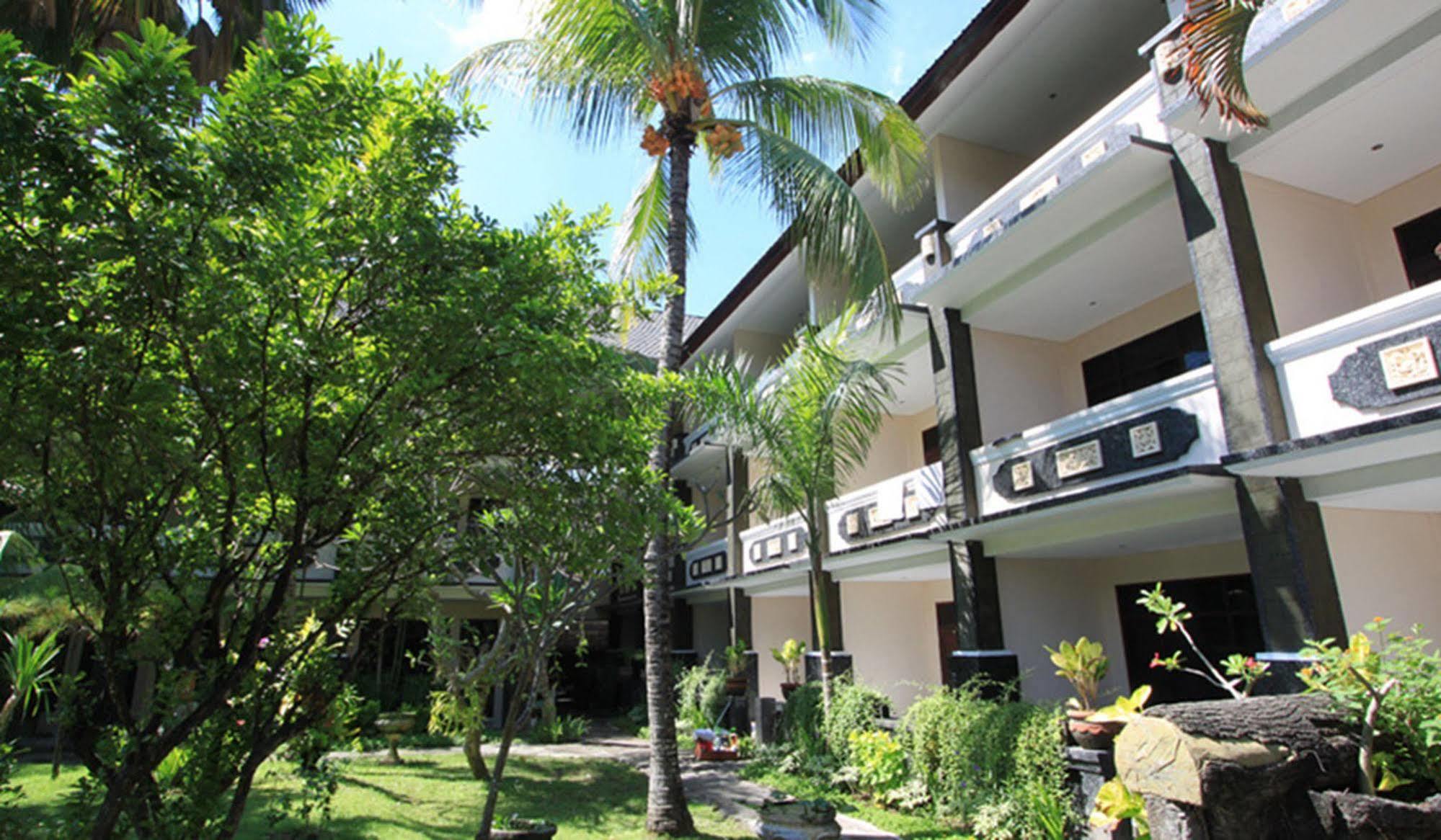 Bakung Beach Resort Kuta Lombok Buitenkant foto