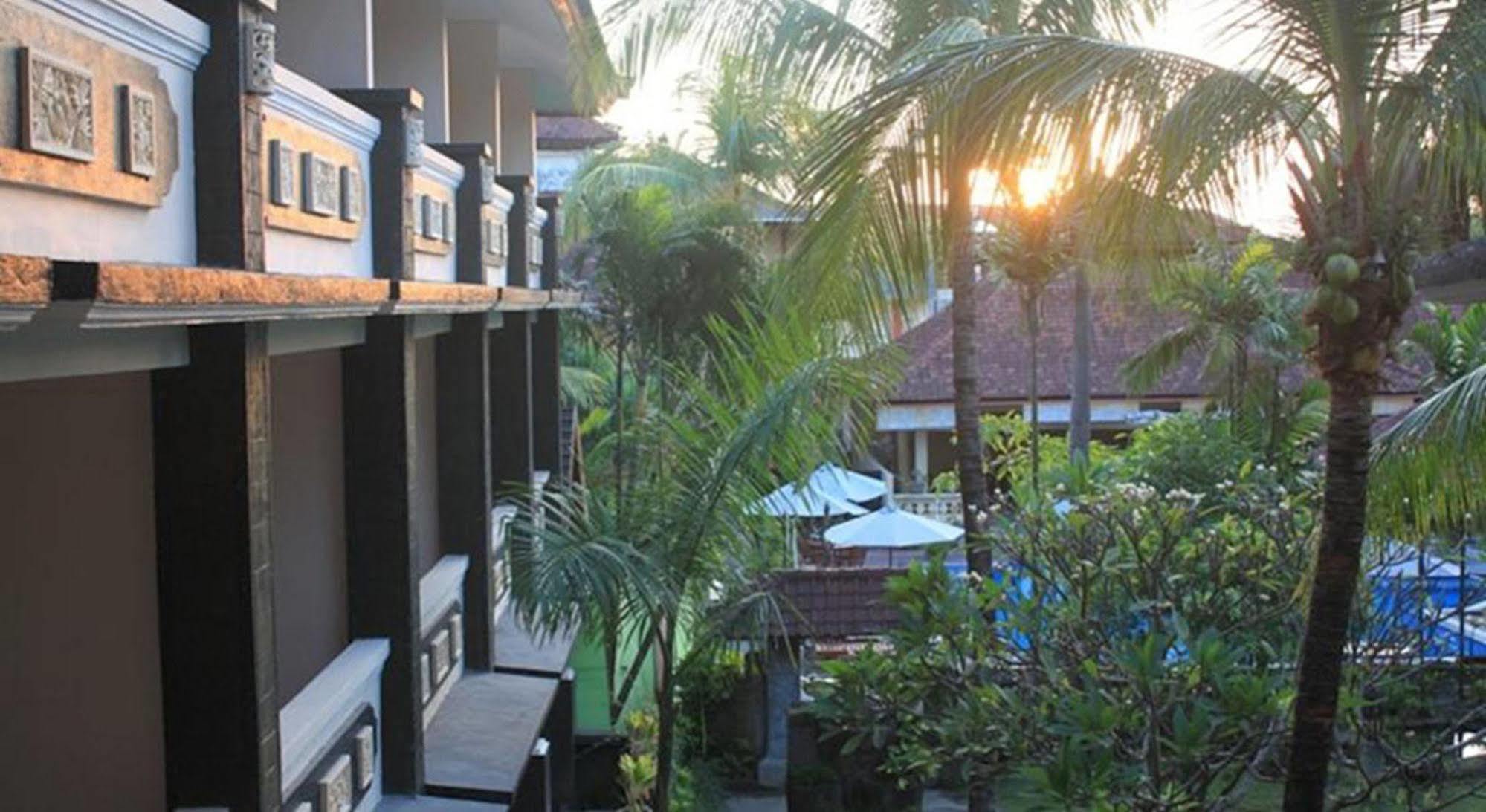 Bakung Beach Resort Kuta Lombok Buitenkant foto