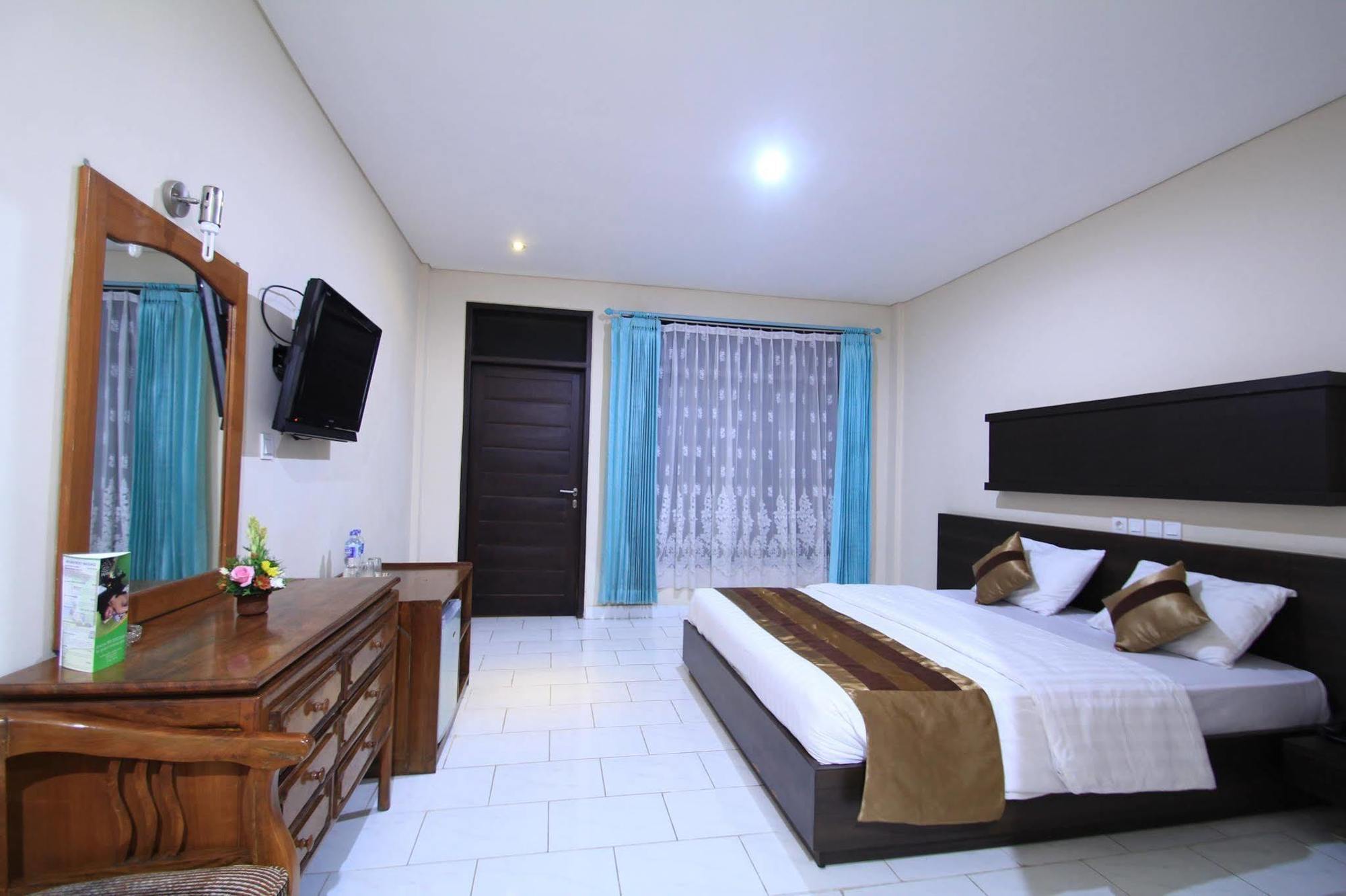 Bakung Beach Resort Kuta Lombok Buitenkant foto